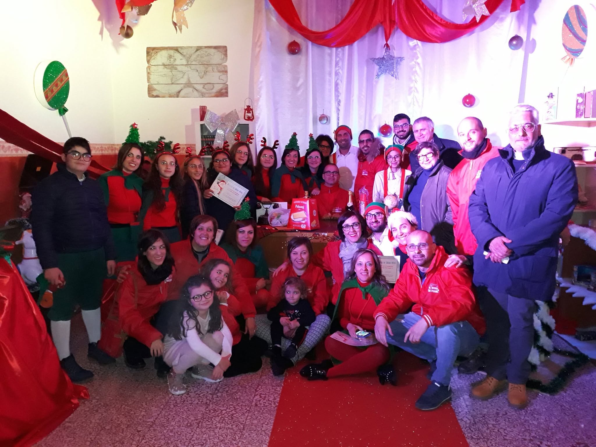 Volontari dell'associazione durante un'iniziativa